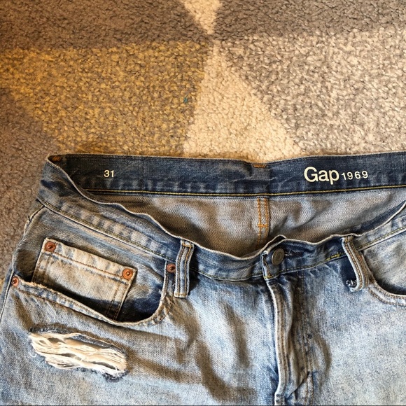 Distressed Light Wash GAP Denim Jean Shorts - Picture 2 of 5